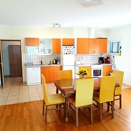 Bile - Close To The Beach, Shops, Airport Apartment *