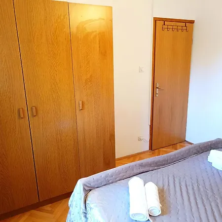 公寓 Bile - Close To The Beach, Shops, Airport *