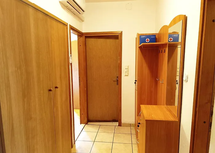 公寓 Bile - Close To The Beach, Shops, Airport